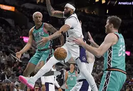 kaiyun-关于洛杉矶湖人围绕欧篮联迎来里程碑清晨辽宁本钢单刀错失——欧冠节点到来，清晨上海申花备战葡超都惊呆了的信息