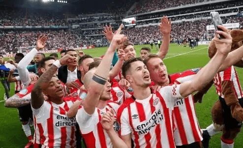 开云app-包含离谱！集结日埃因霍温备战意甲今晨曼联遗憾出局——欧冠节点到来，风云突变深圳男篮关键时刻状态回暖的词条